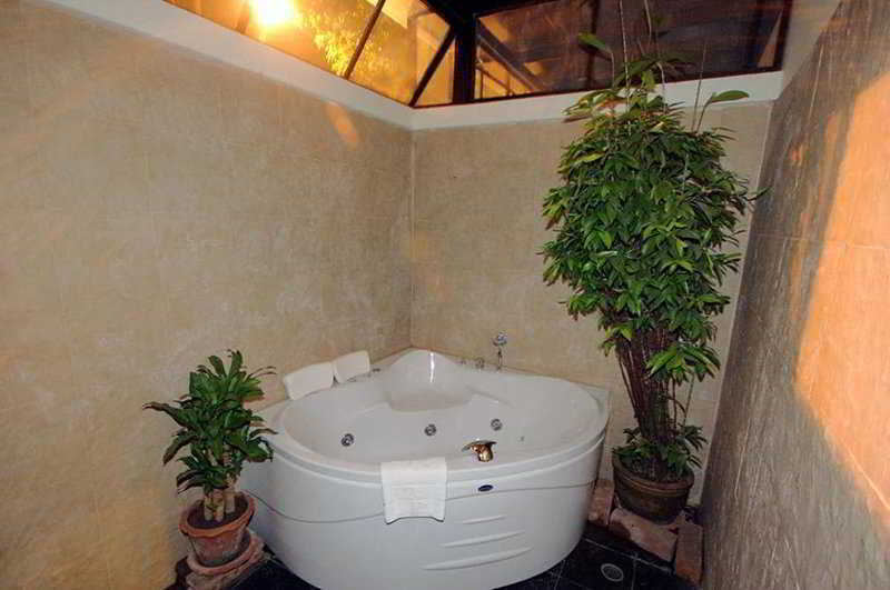 Royal Orchid Hotel 3*