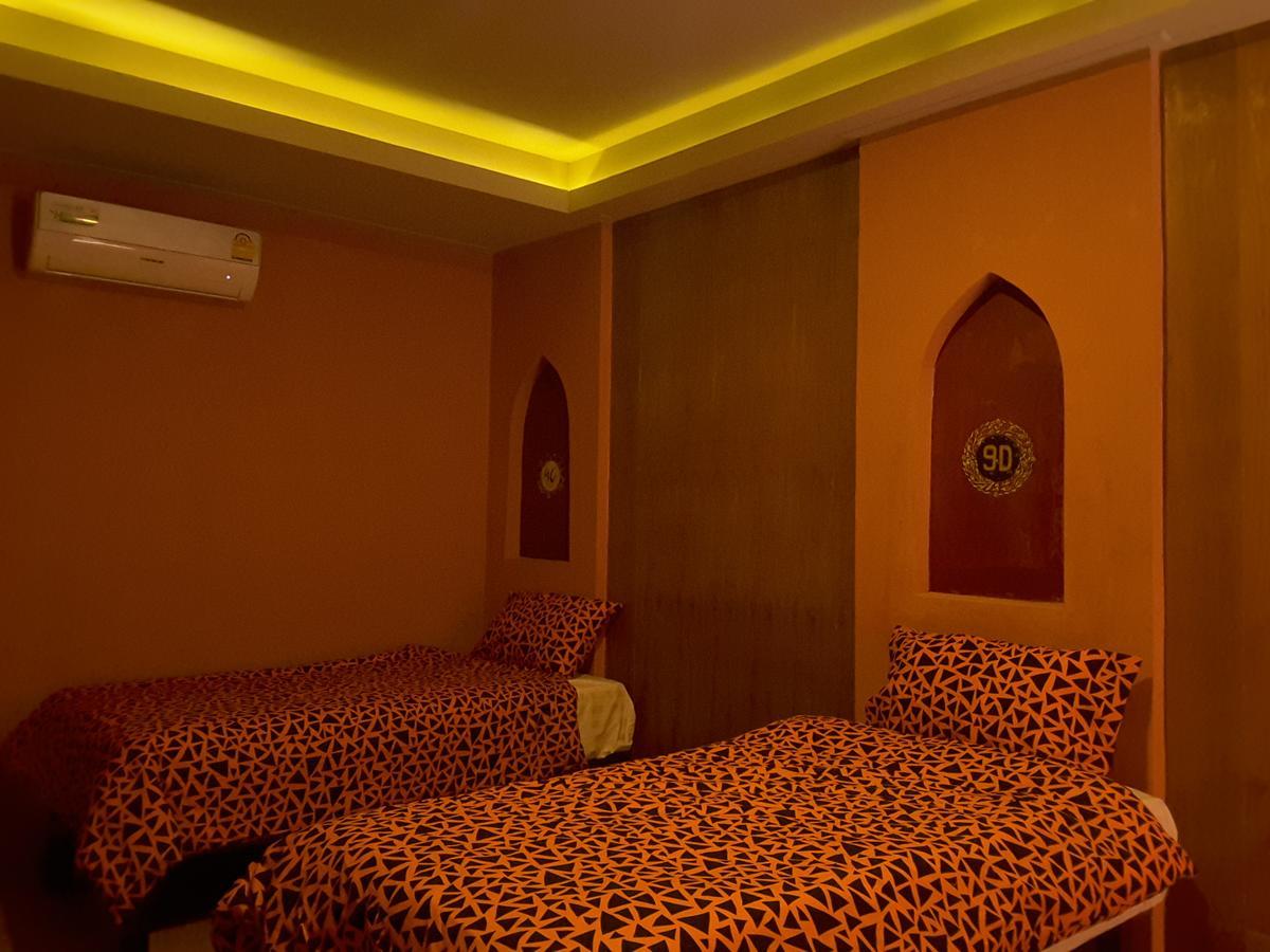 Bee Sleep & Nana Art Gallery Hostel Pattaya