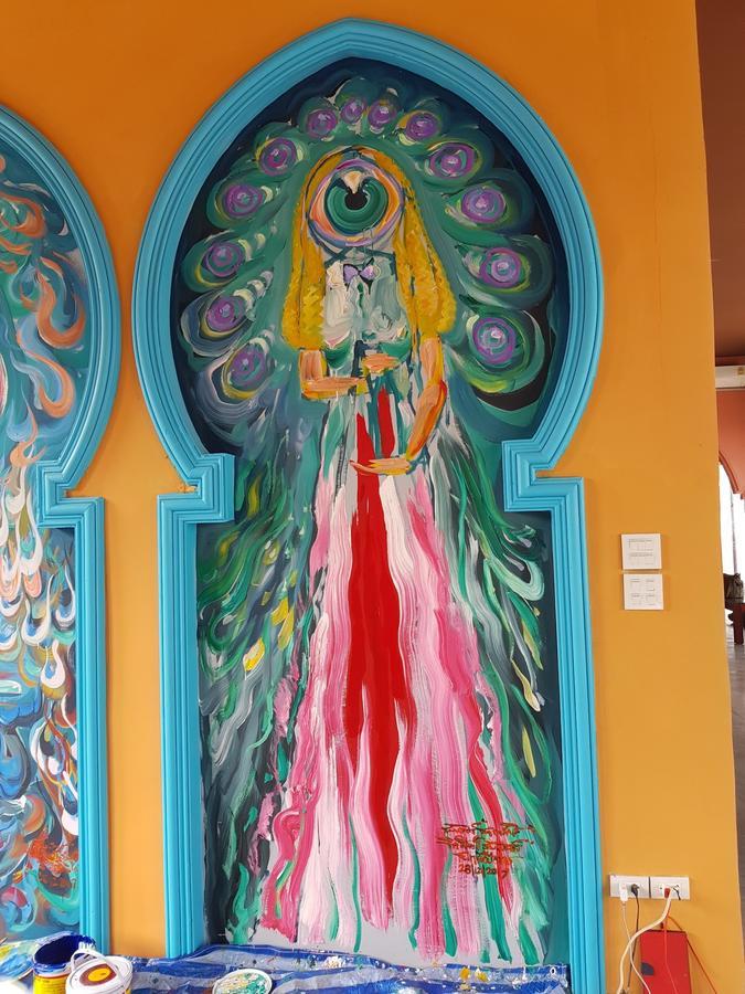 Bee Sleep & Nana Art Gallery Hostel