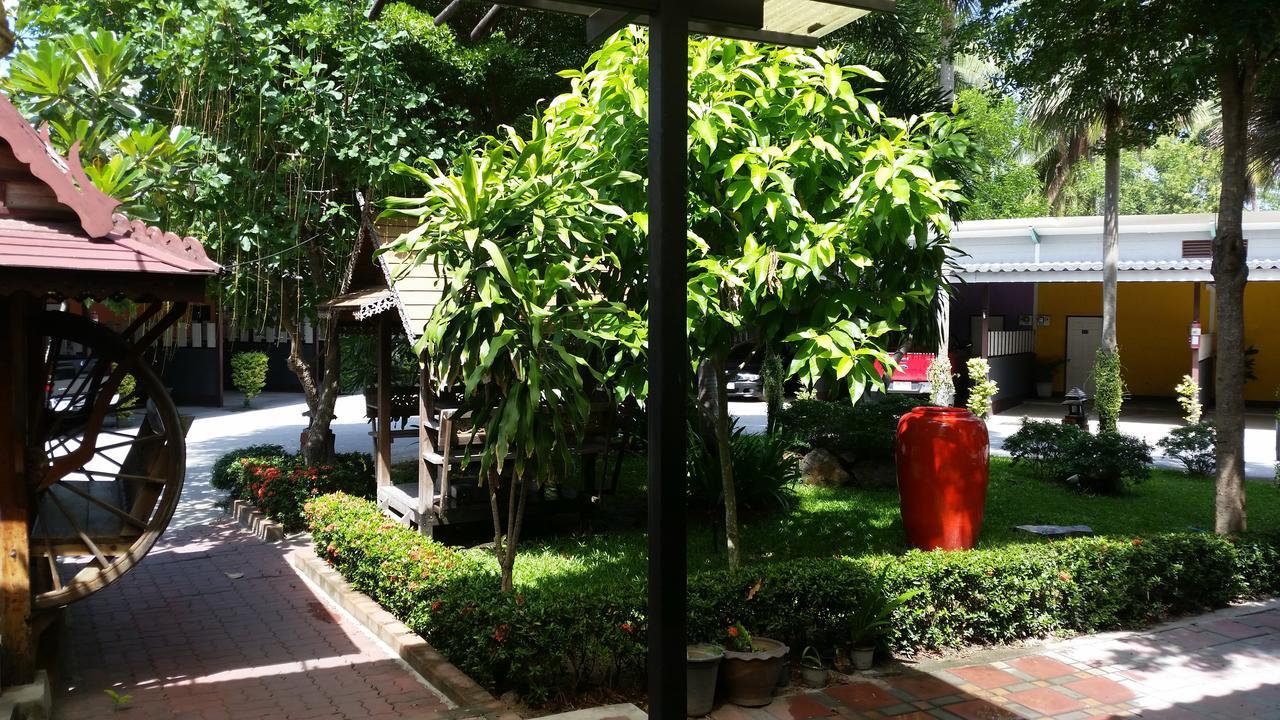 Paradise Resort 2*