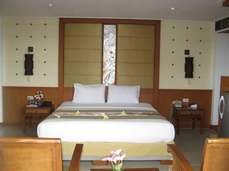 Royal Twins Palace Hotel