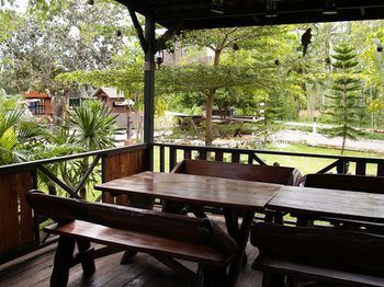 Cowboy Farm Hotel 3*
