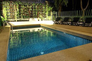 Wiz Hotel 3*