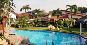 Baan Laksee Villa