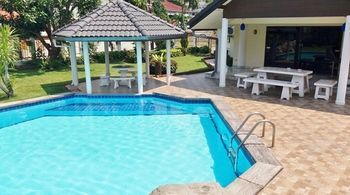 Baan Laksee *