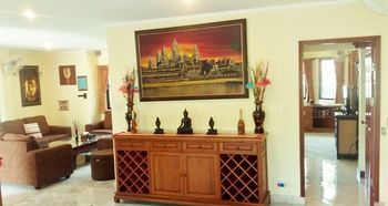 Baan Laksee Villa *