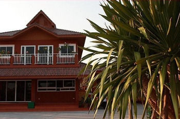 Oyo 245 Sweet Sense Jomtien Resort Hotel 3*