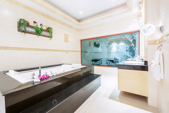 Villa Majestic Pool