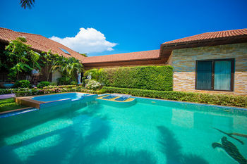 Villa Majestic Pool