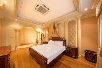 Villa Majestic Pool