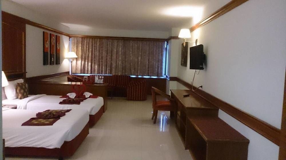 The Camelot 4* Pattaya