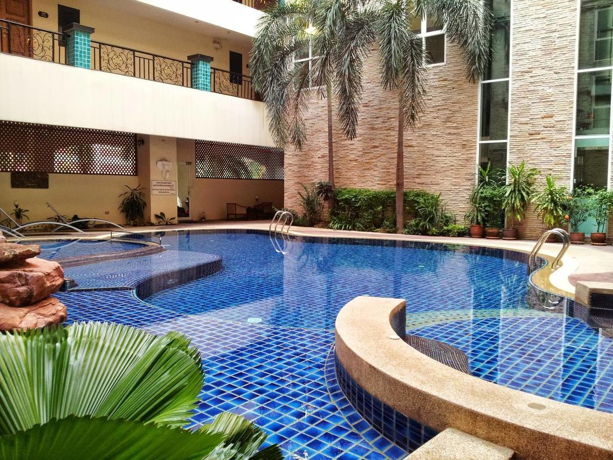 A Large 1 Bedroom Centre 3* Pattaya