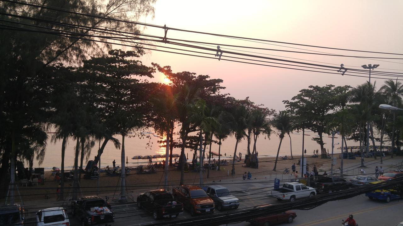 Jomtien Boathouse 3*