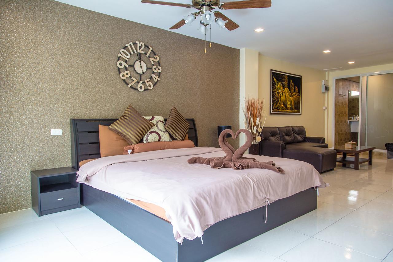 Baku Cafe & Bar Guest house Pattaya