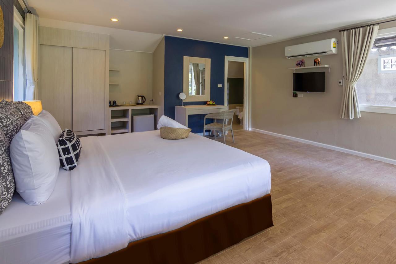 Hotel Let's Hyde & - Pool 4*