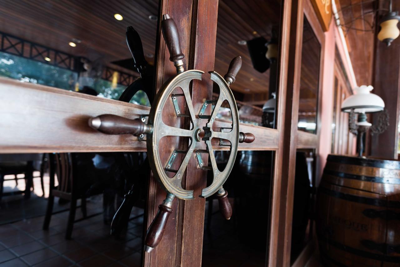 Jomtien Boathouse Hotel