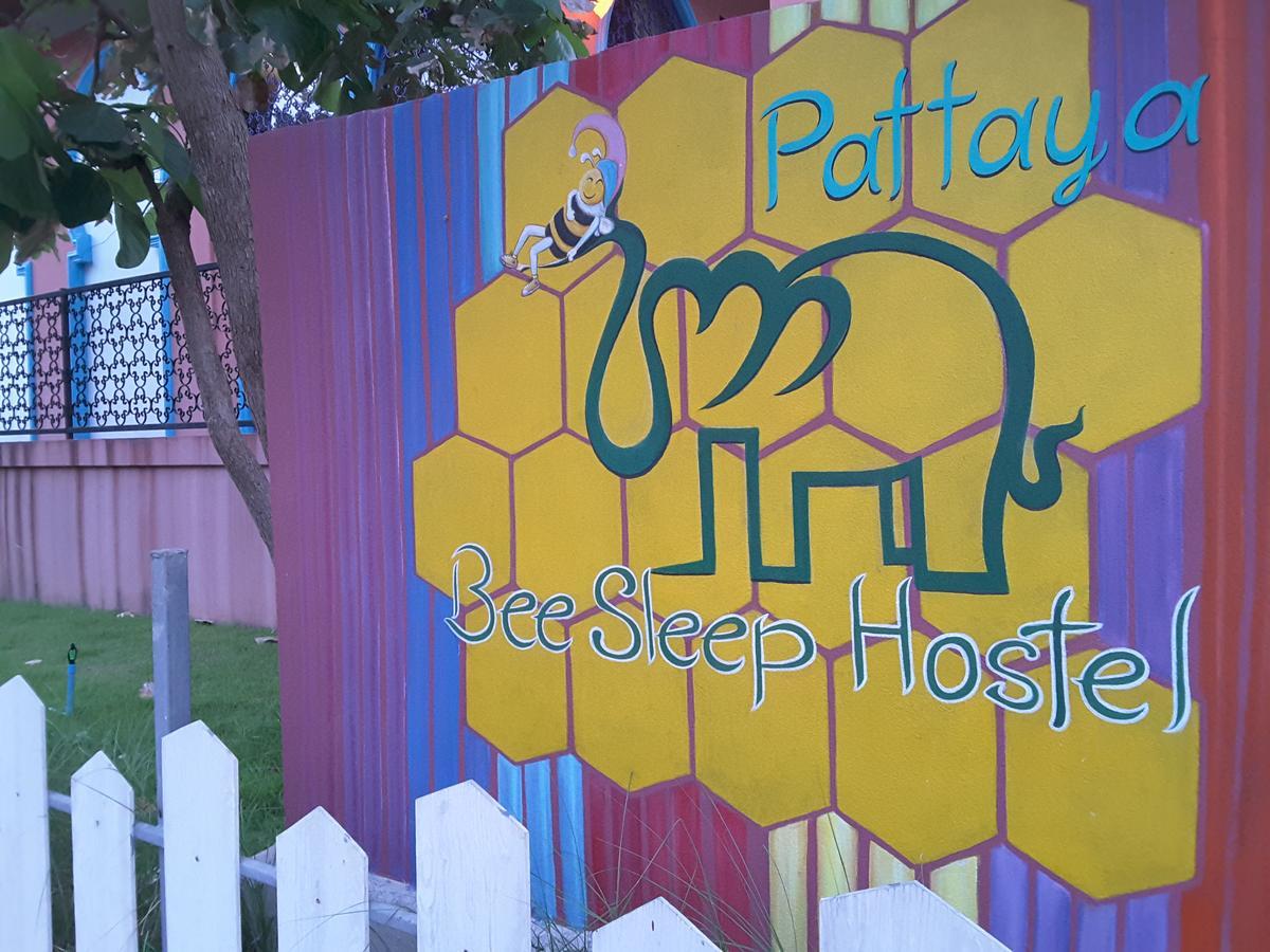 Bee Sleep & Nana Art Gallery Hostel *