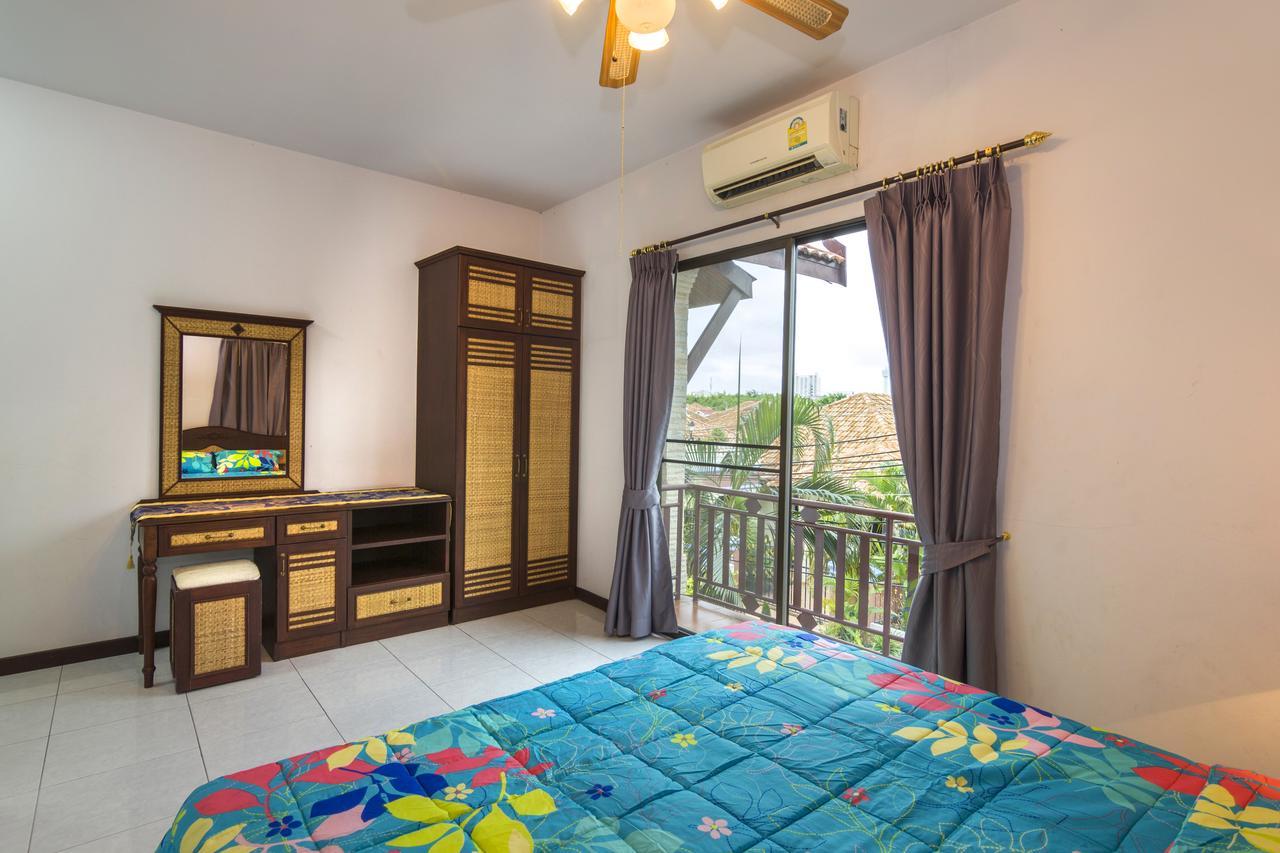Nowhere Uranus Villa