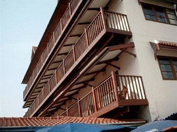 Jomtien Boathouse Hotel