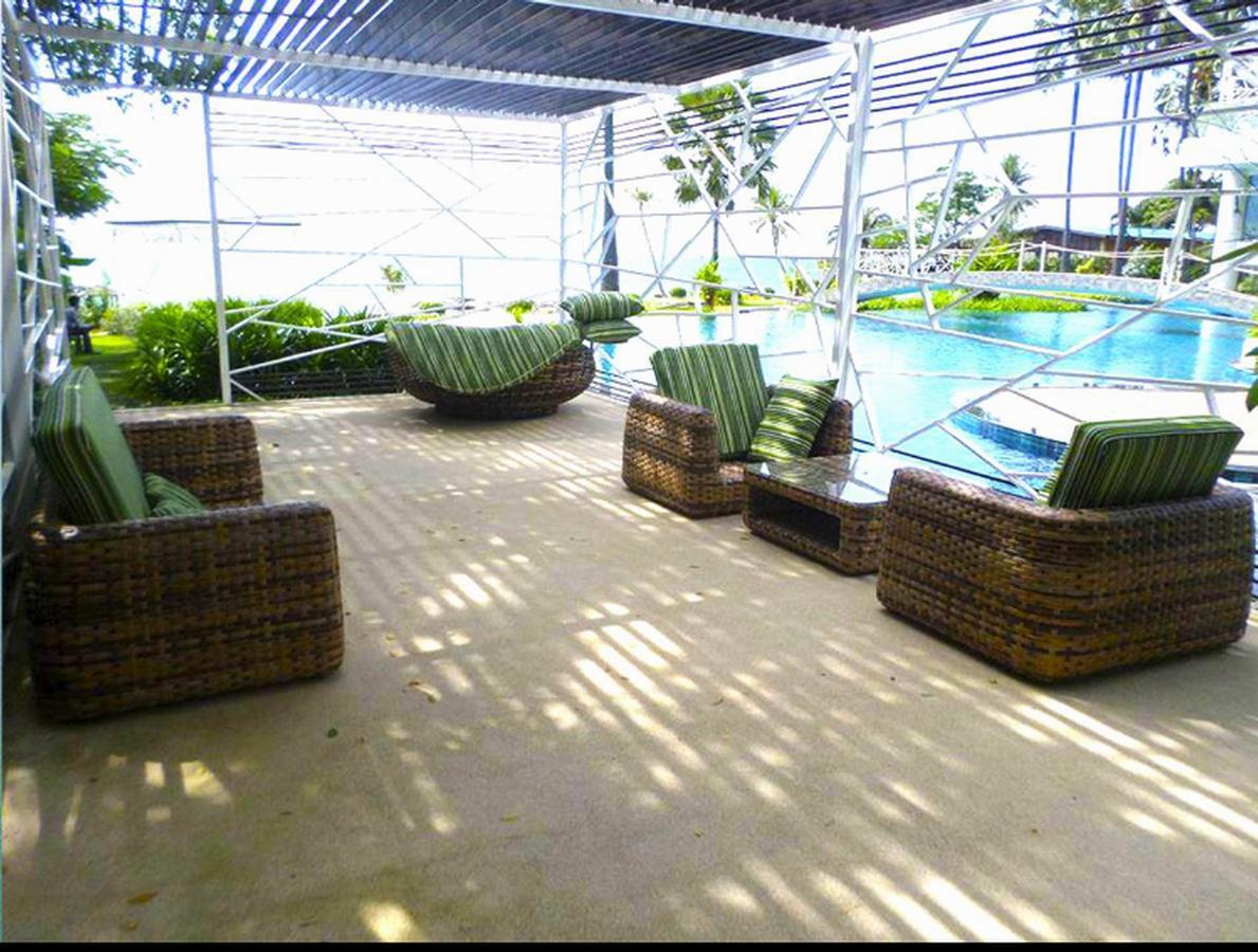 The Palm Front Apartment
