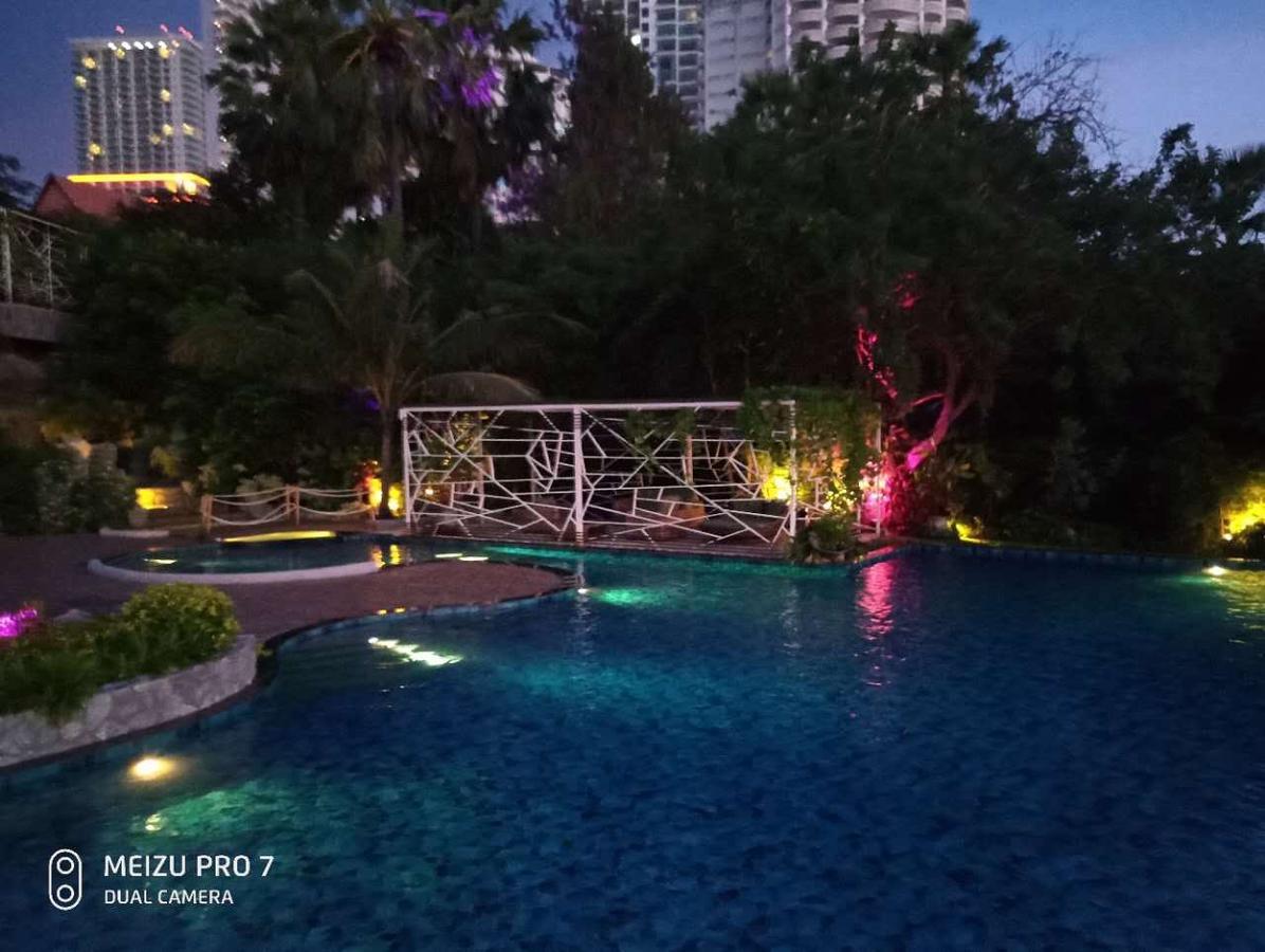 The Palm Front Apartment