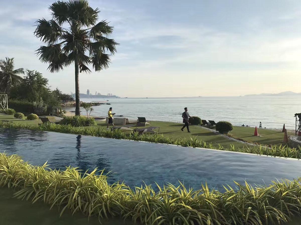 The Palm Front Apartment