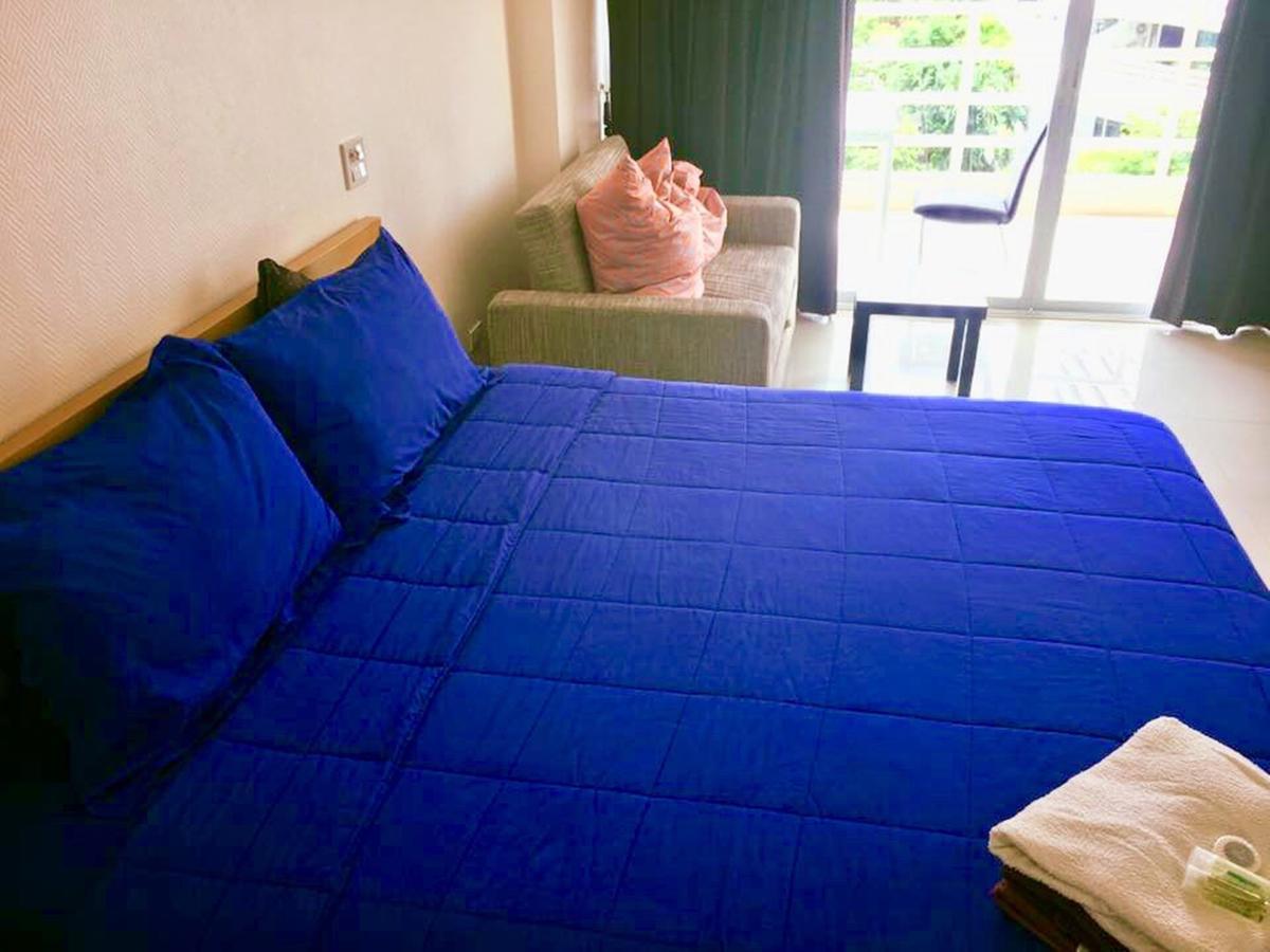 Condominum In Jomtien With Sea View, Balcony And Free Wifi Pattaya