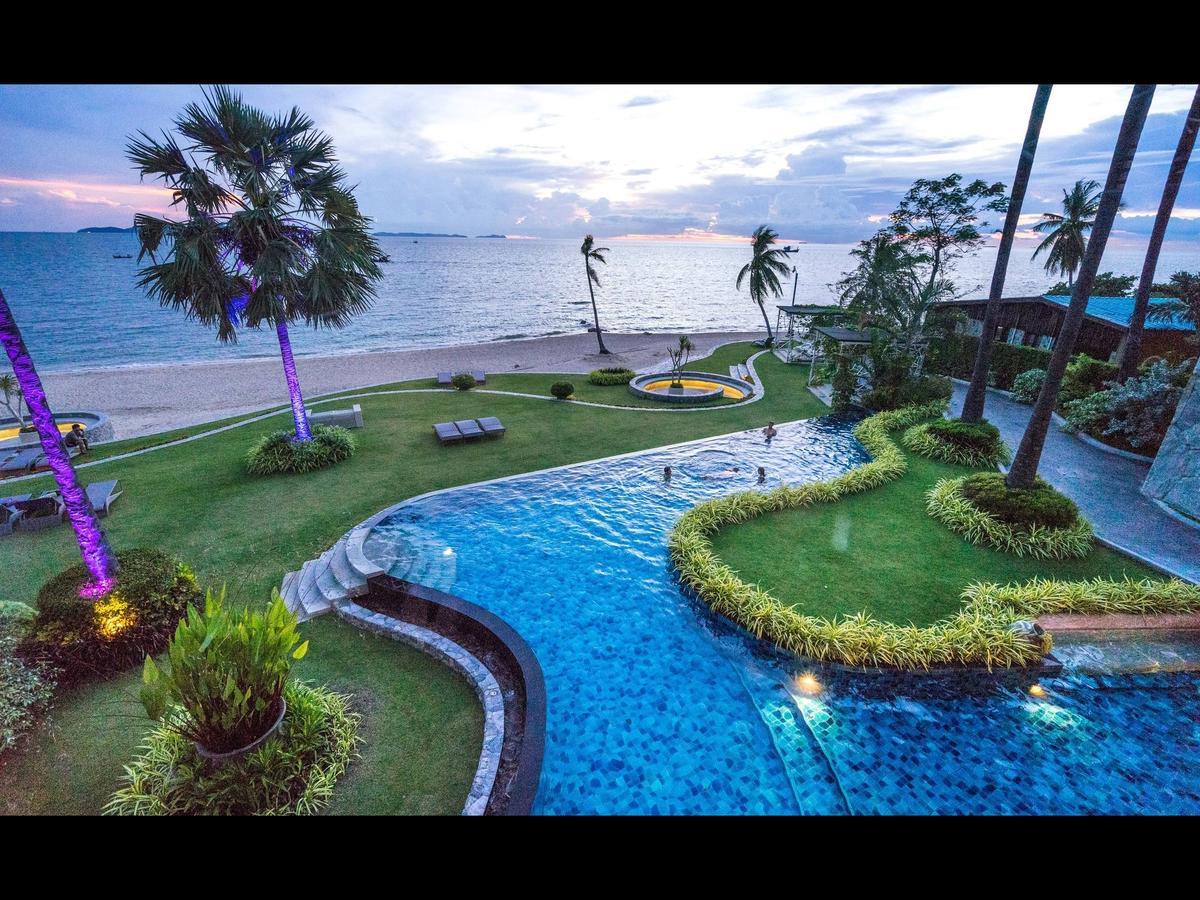 The Palm Front Apartment