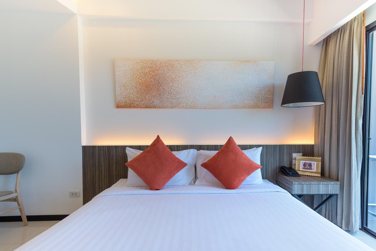 J Hotel 4*