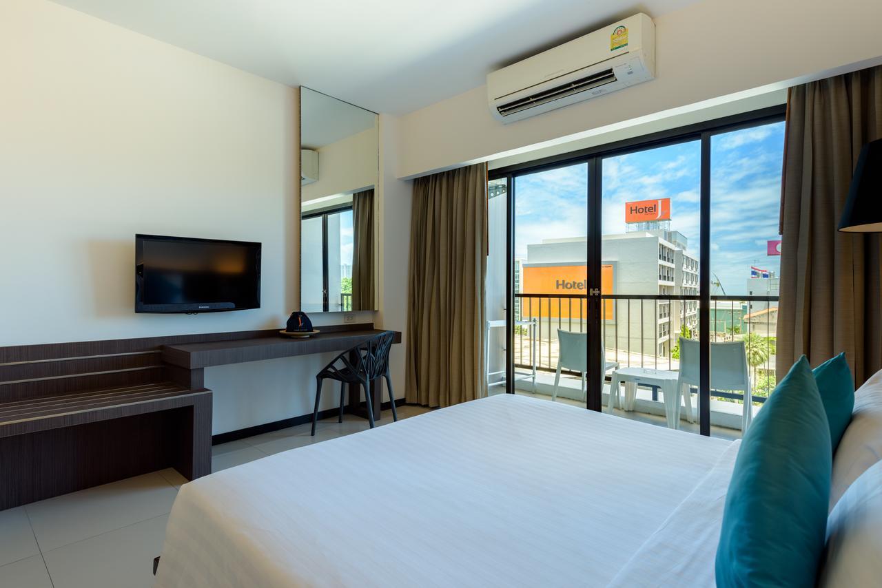 Hotel J