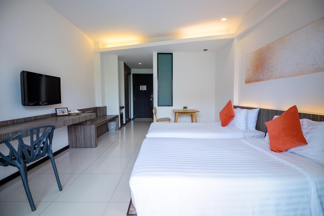 Hotel J