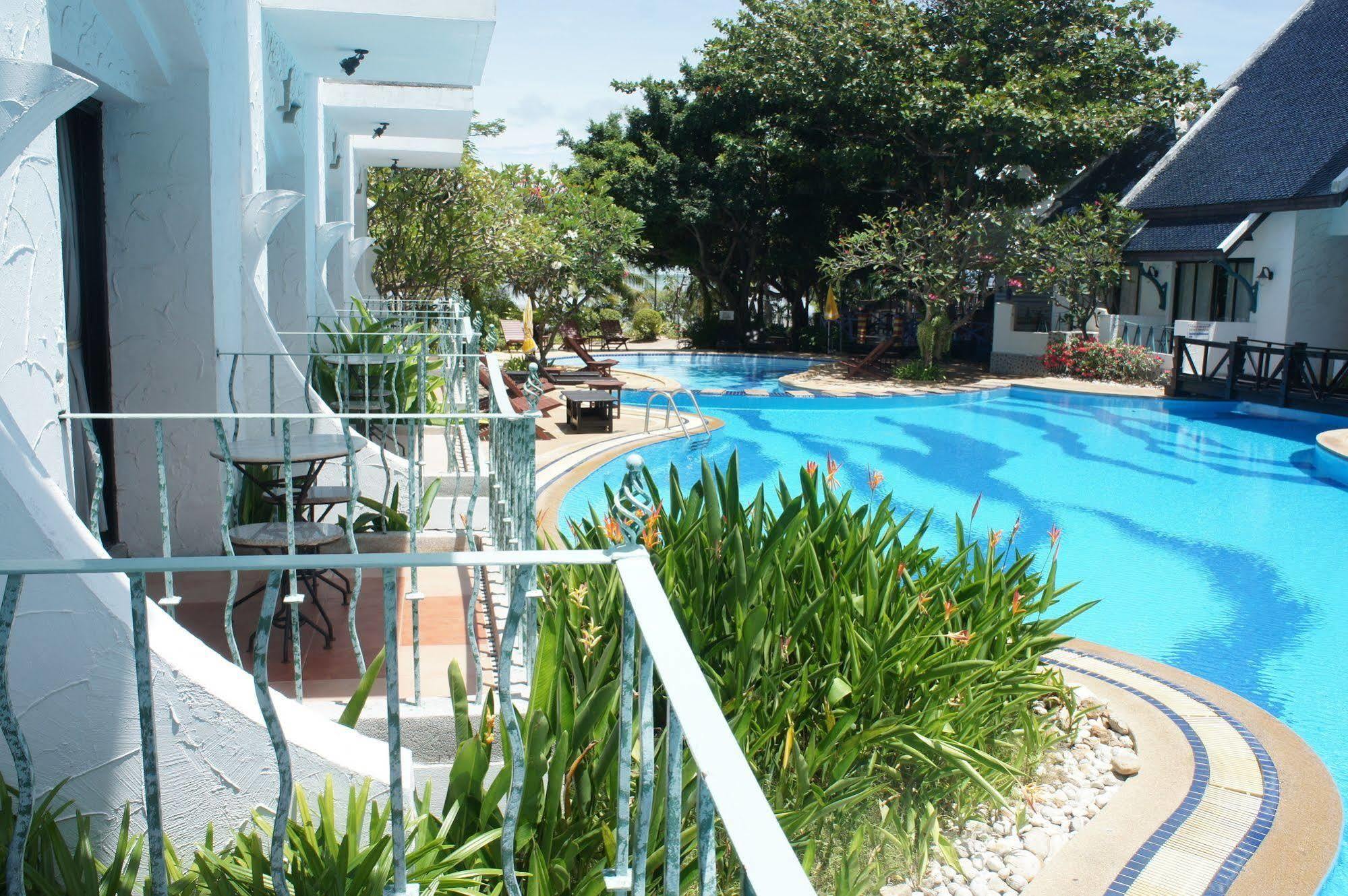 Resort Naklua 3*