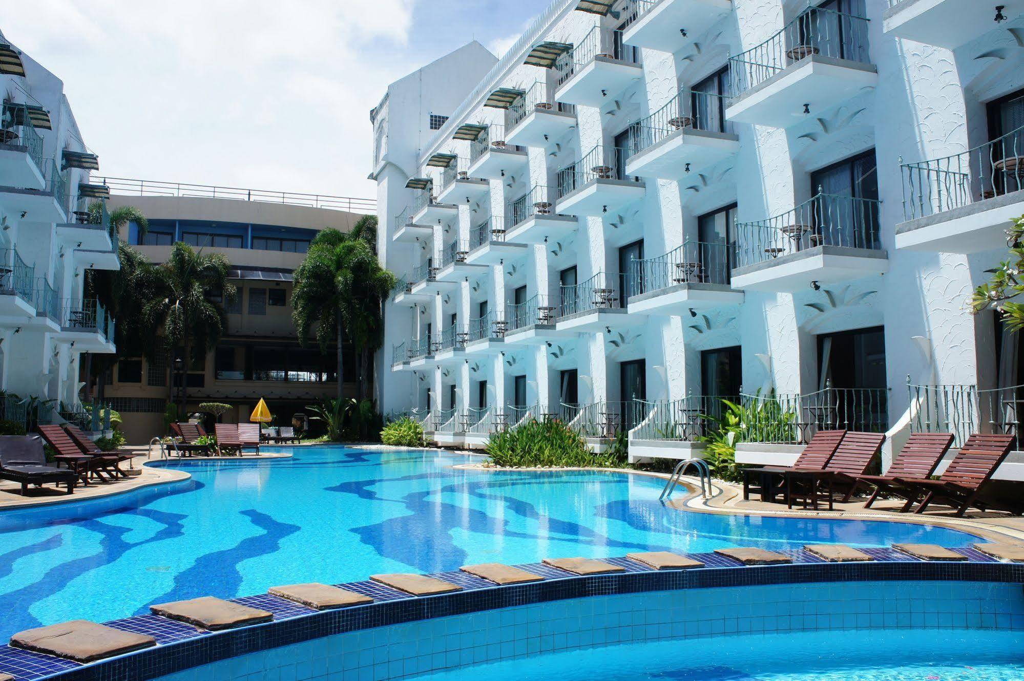 Resort Naklua 3*