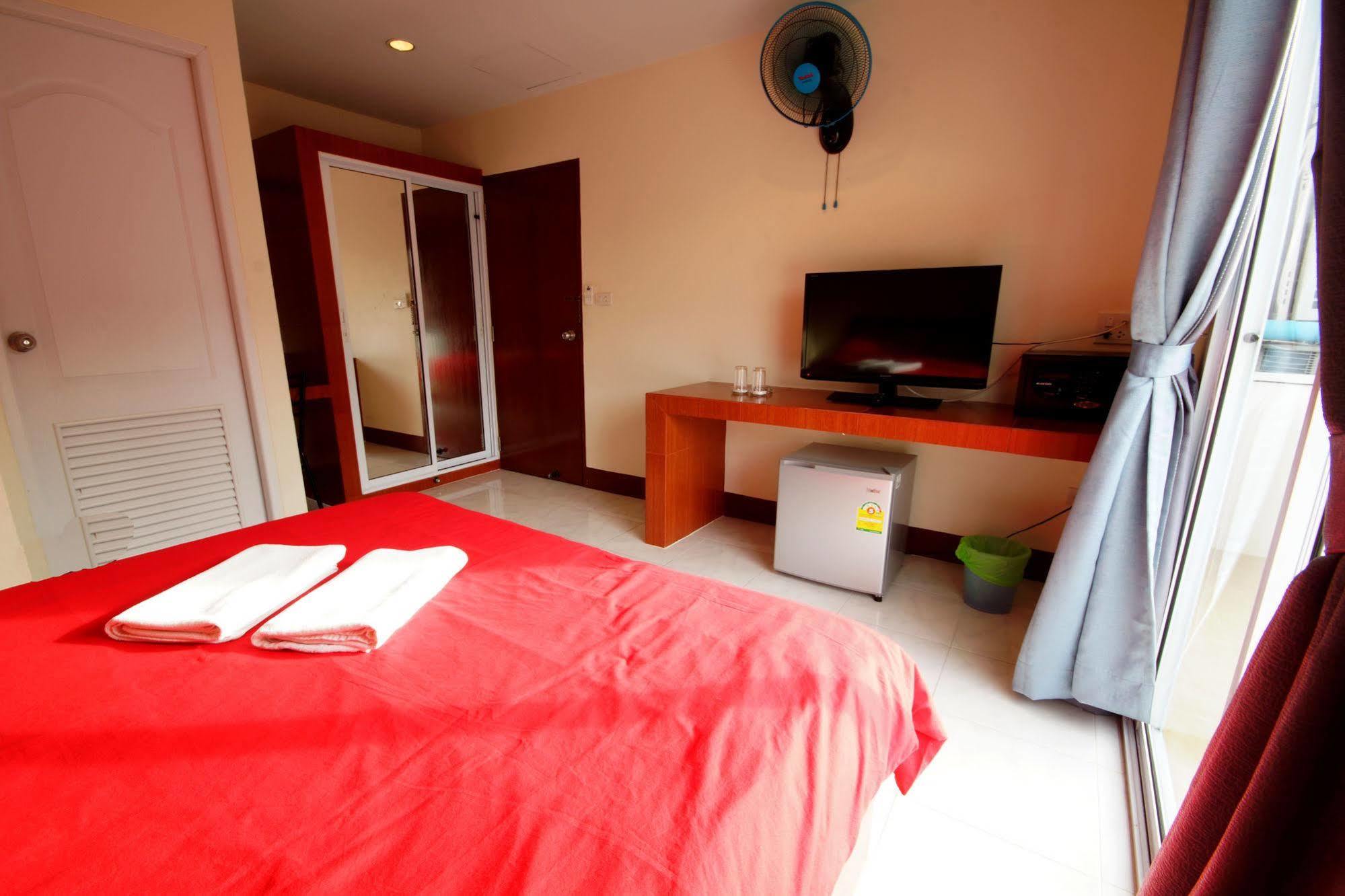 Walking Street Guest house *