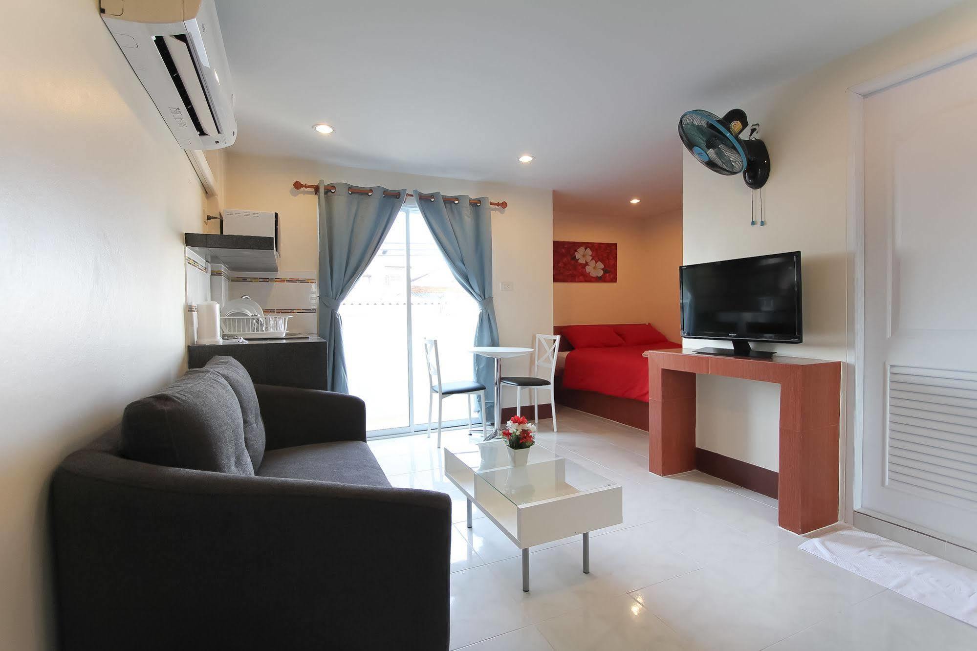 Walking Street Guest house *