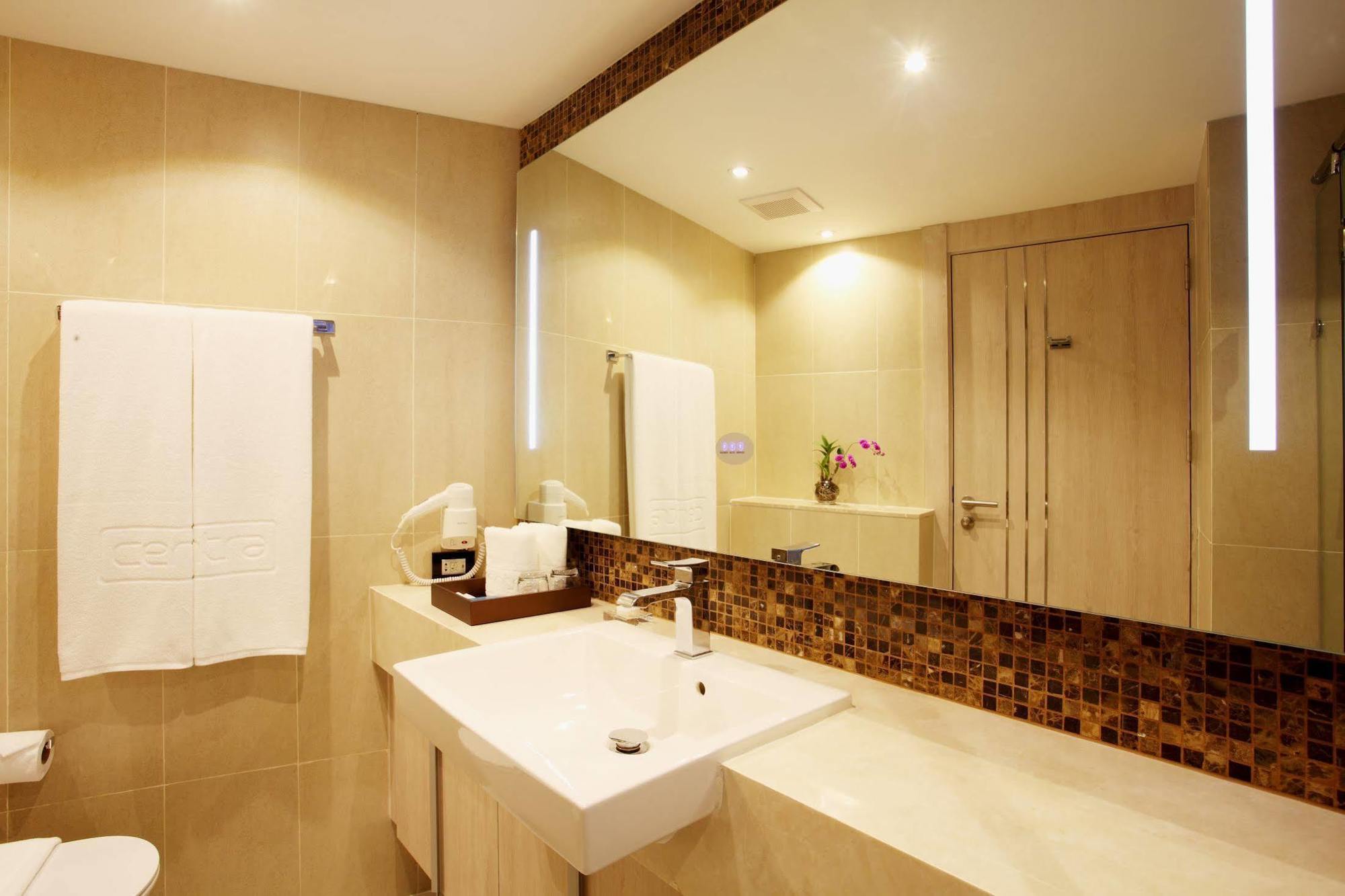 Shilat Avenue Hotel 4*