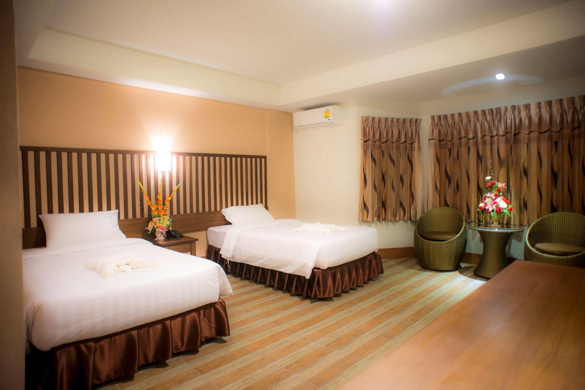 Hotel Oyo 120 Ja Siam Near Bangkok Hospital 2*