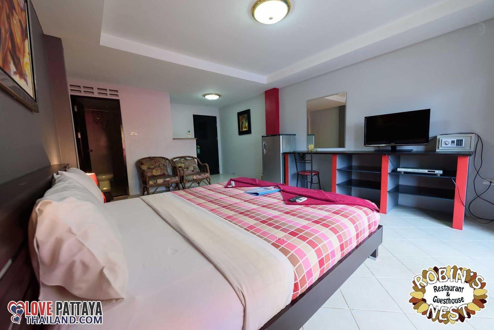 Guest house Robin's Nest & Restaurant Pattaya