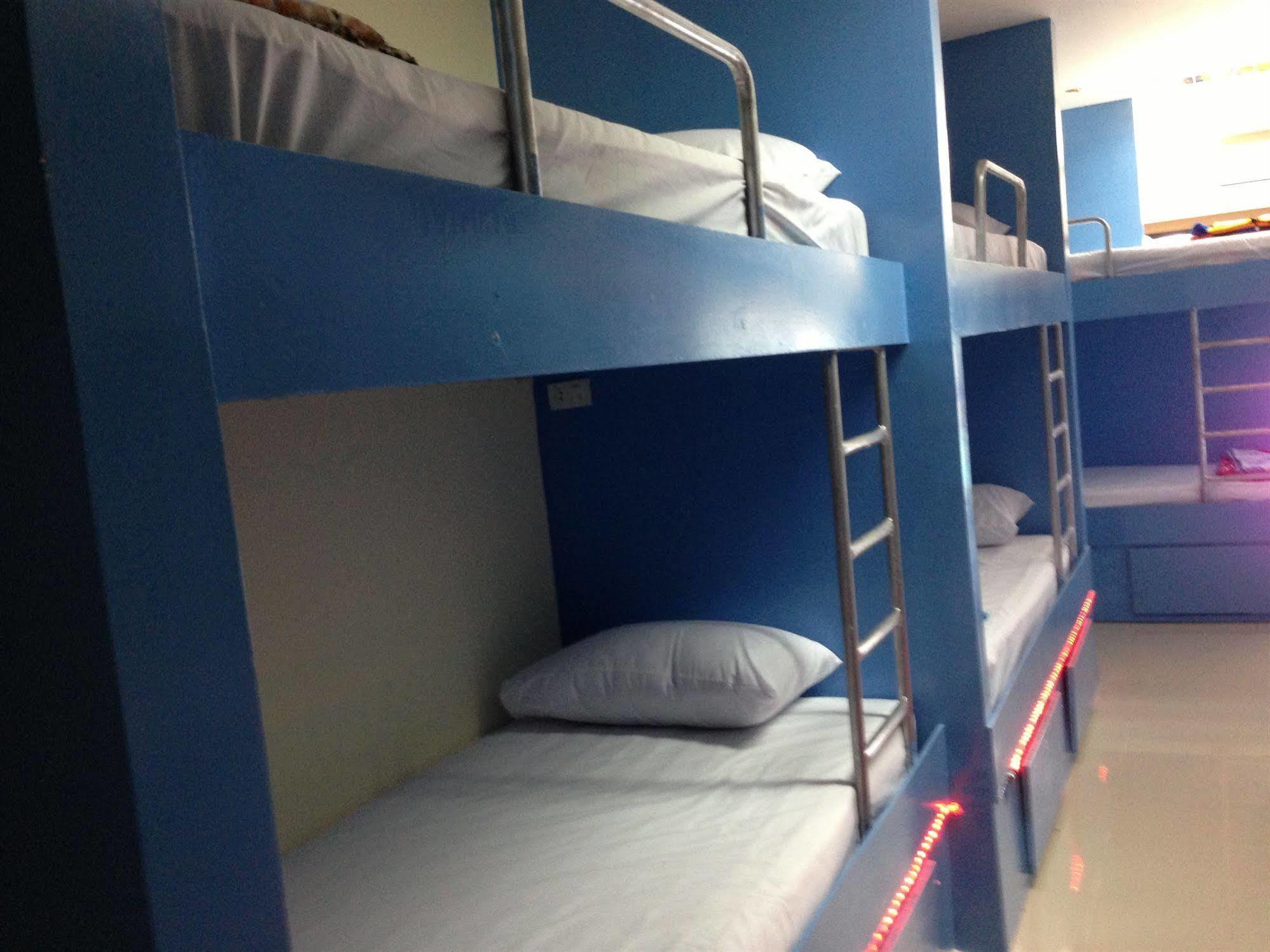 Backpackers Hostel *