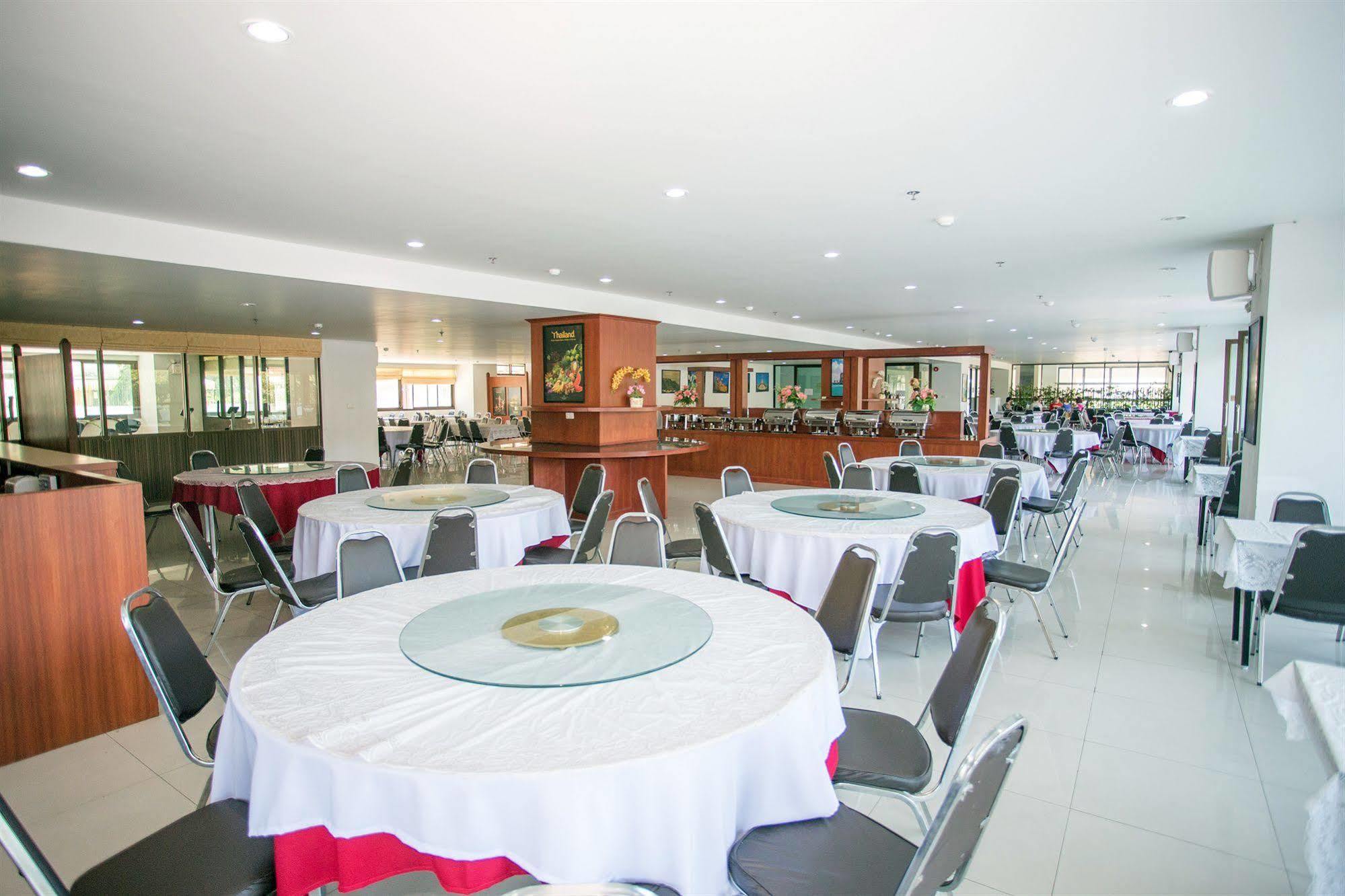 R-con Wongamat Hotel