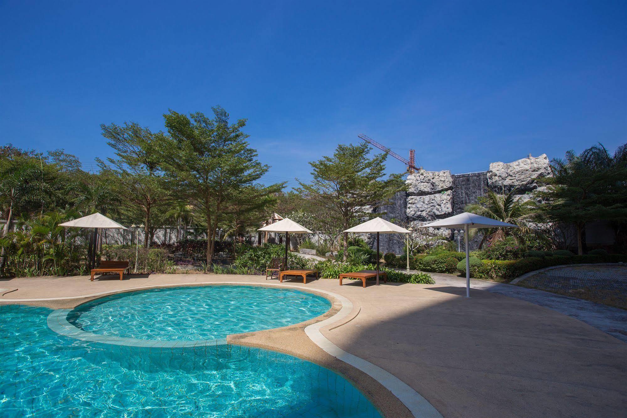 Hotel R-con Wongamat 4*