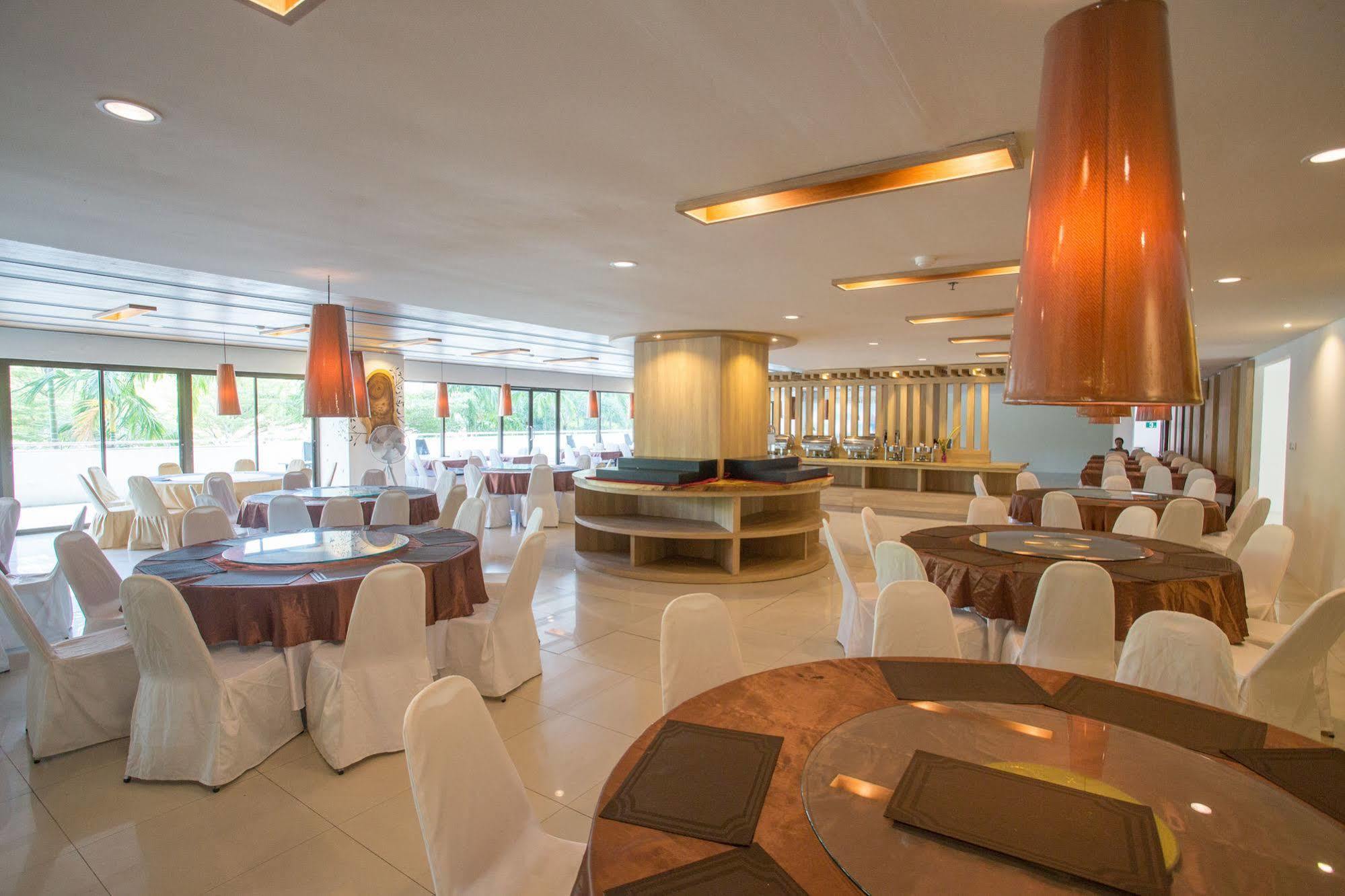 Hotel R-con Wongamat 4*