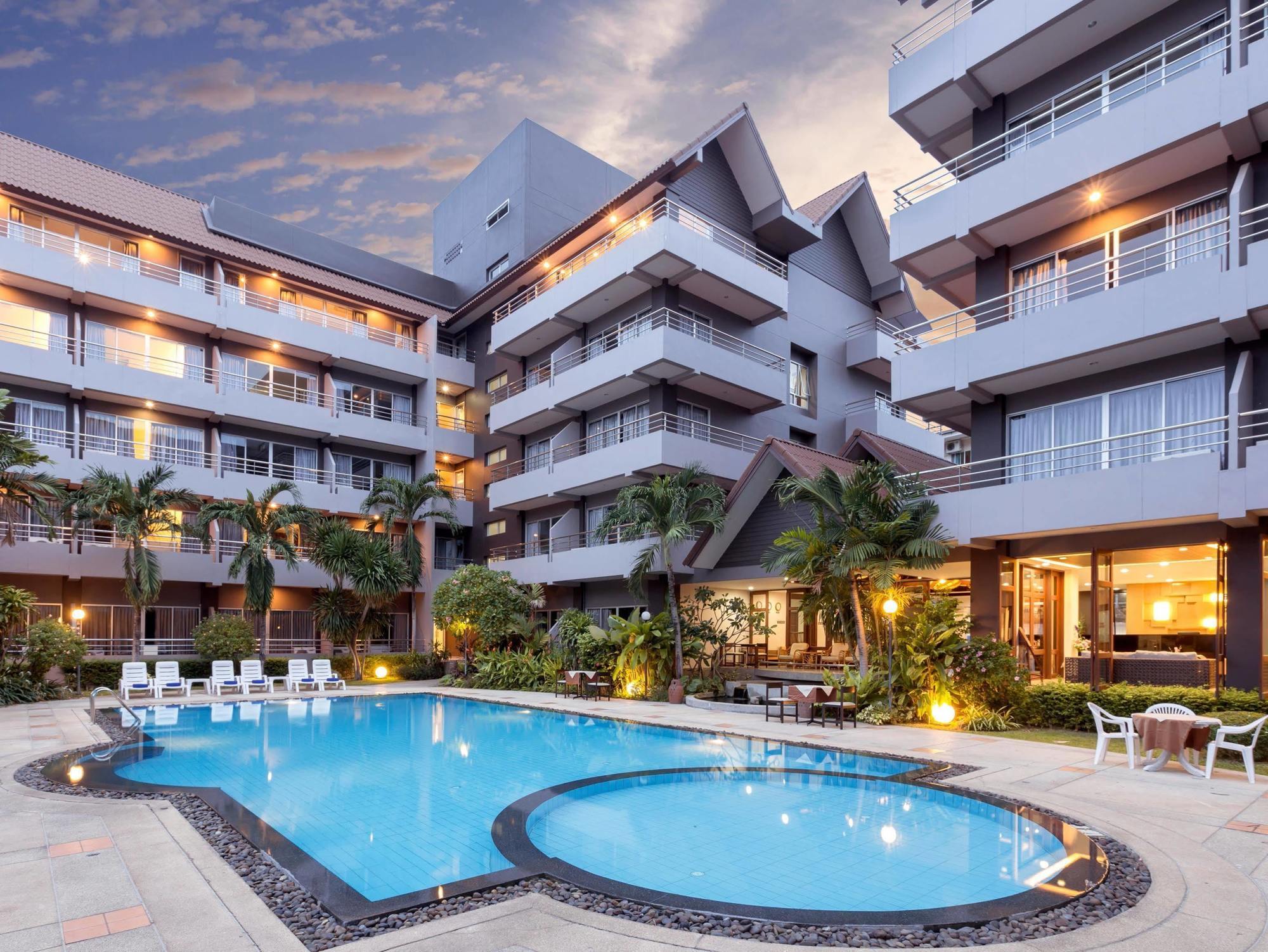 Holiday Hotel