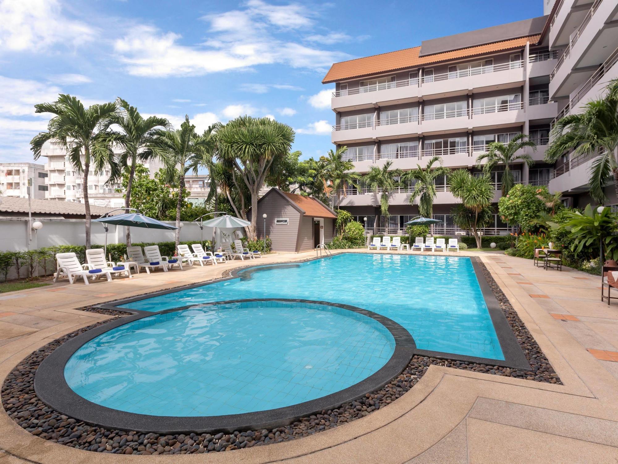 Holiday Hotel Pattaya