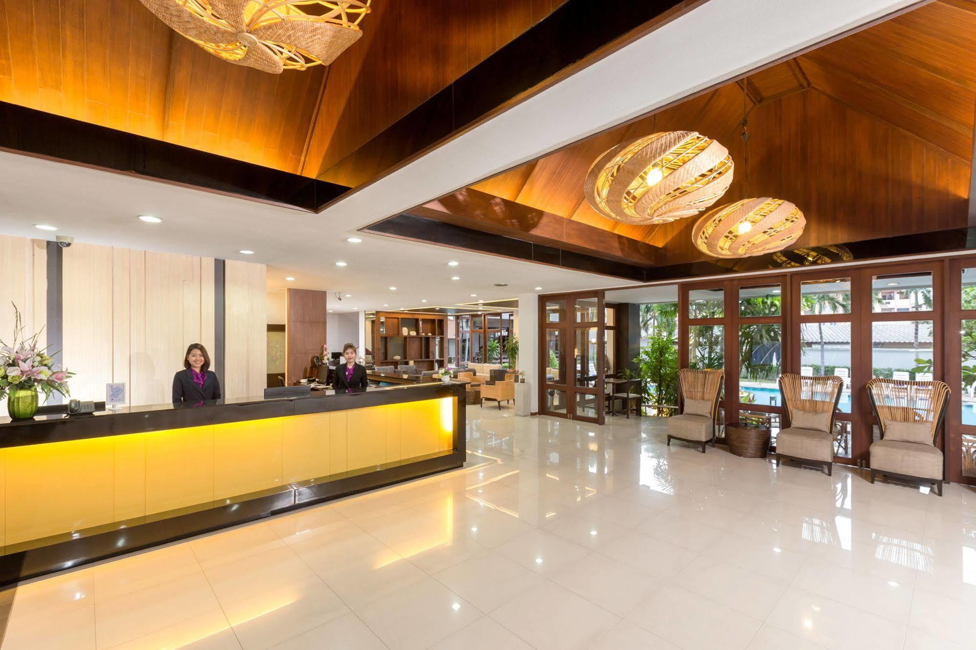 Hotel Holiday 4*