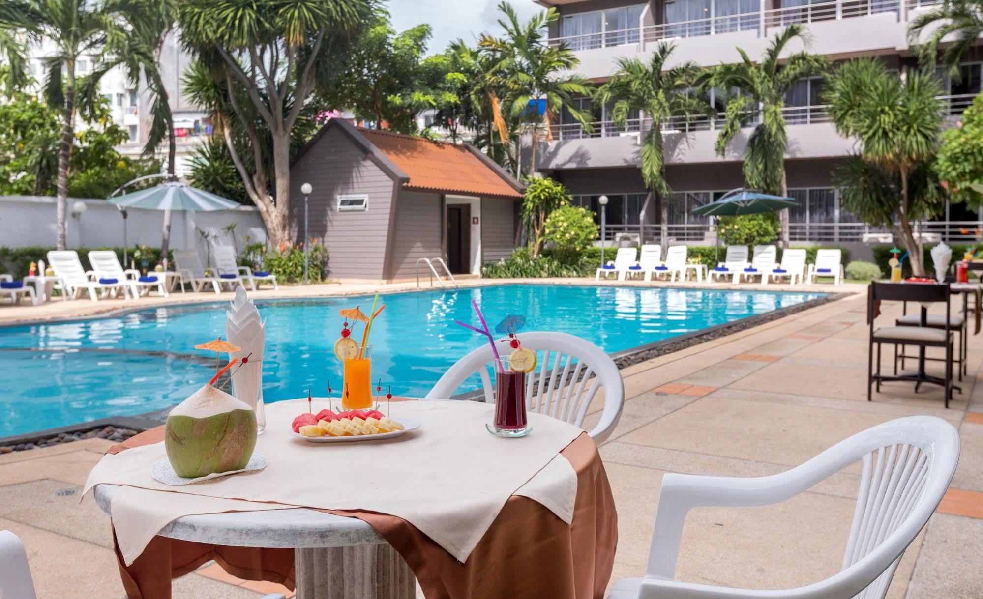 Holiday Hotel