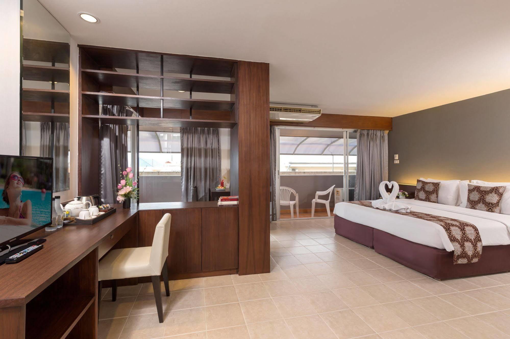 Hotel Holiday