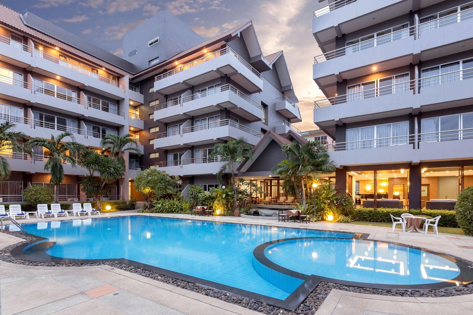 Hotel Holiday 4*