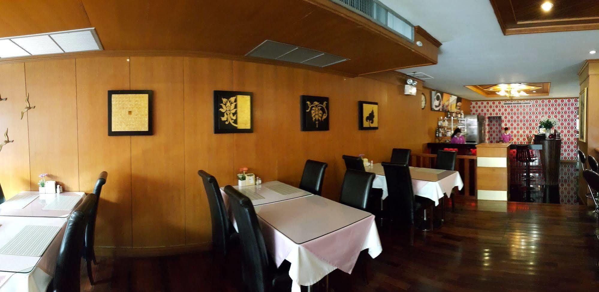 โรงแรม Dynasty