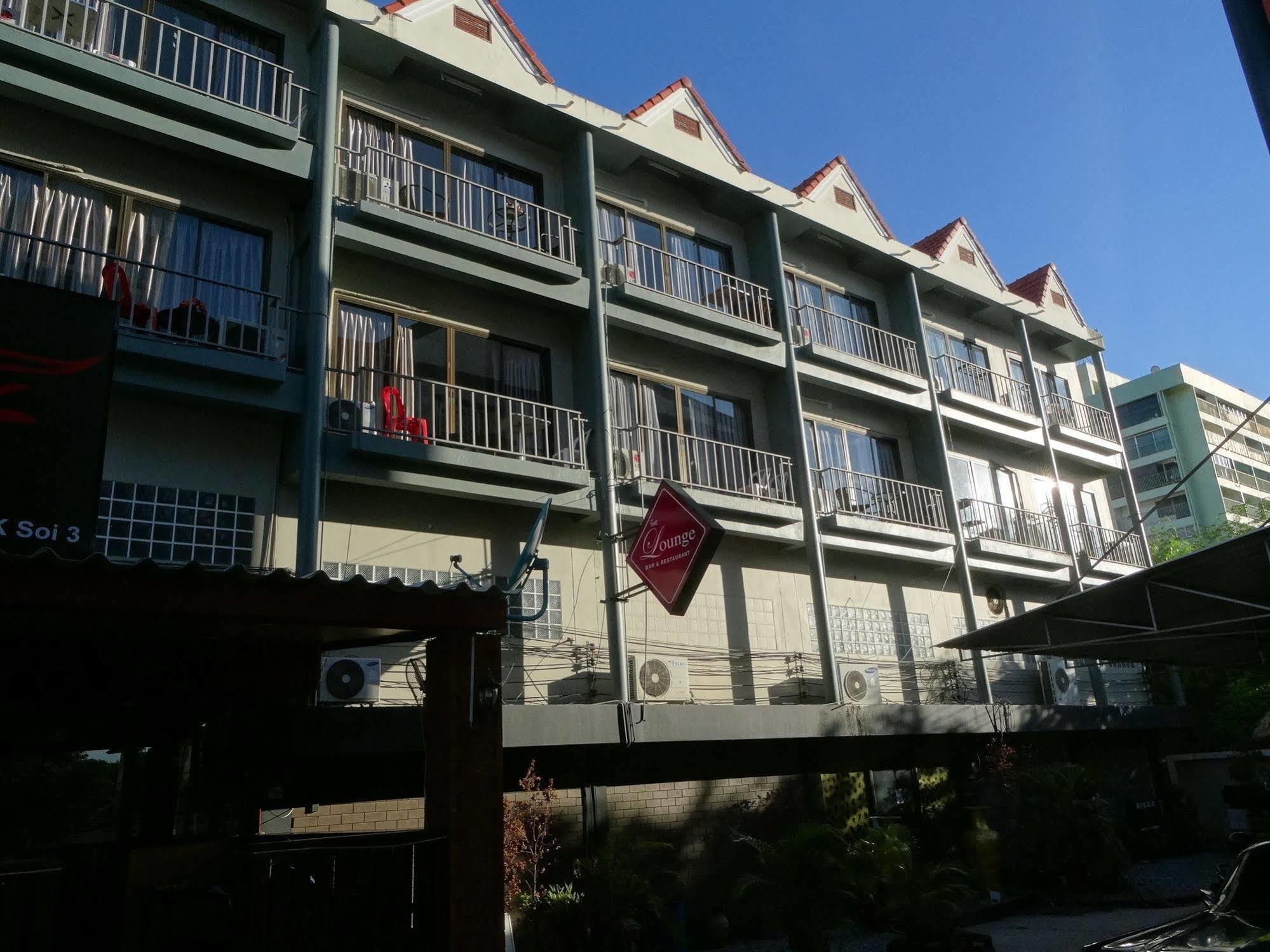 The Lounge Hotel